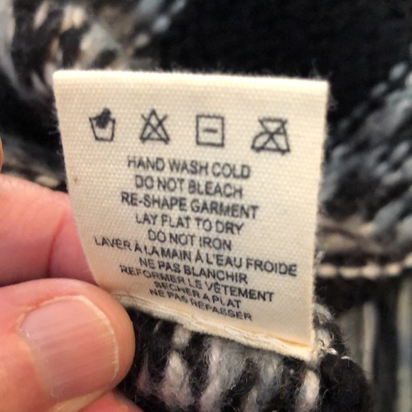 Billabong open front sweater. Black,gray,white. Size large - Picture 9 of 10